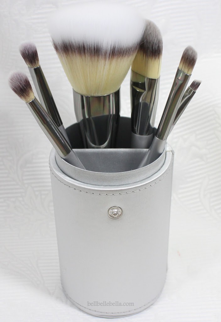IT Cosmetics 6 Piece Vanity Brush Collection Review graphic