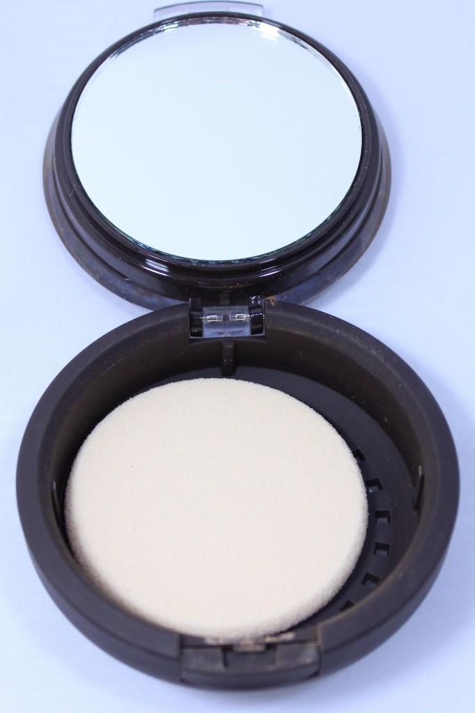 Shea Moisture Cosmetics Wet/Dry Pressed Powder Foundation